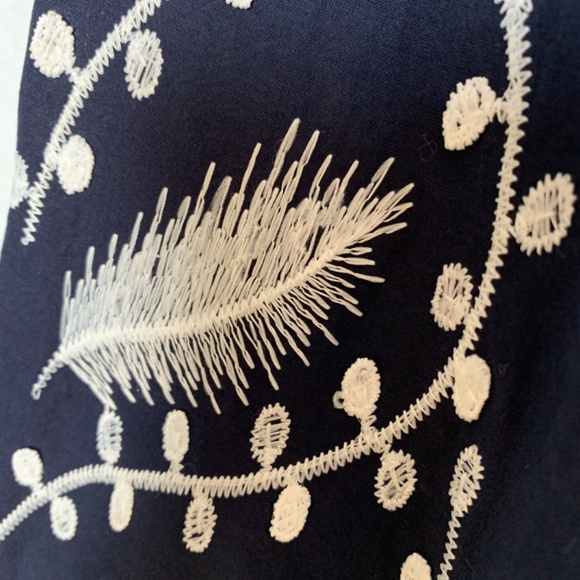 Talbots Embroidered Peasant Top XL Navy Blue Floral Leaves 100% Cotton Boho - Picture 6 of 12